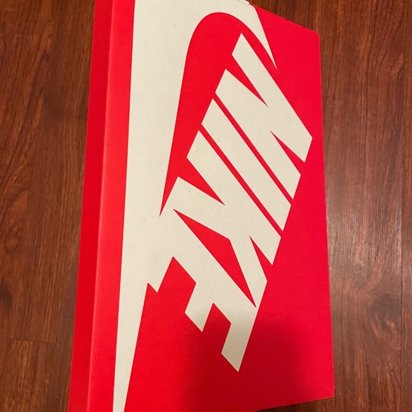 Nike Panda Dunk Low Black White Womens 6.5 BNIB - Picture 2 of 3